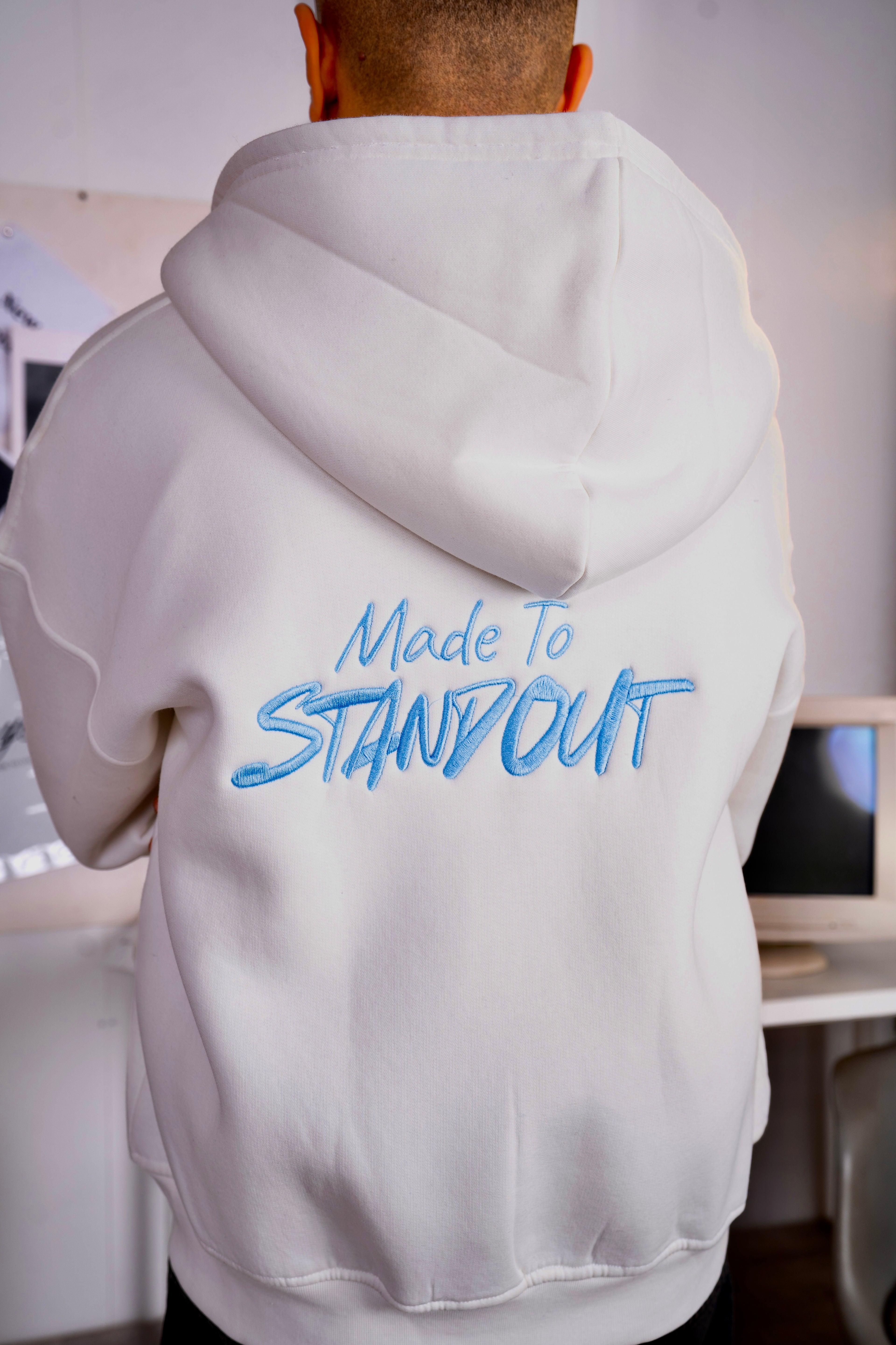 ARYES White + Black Edition