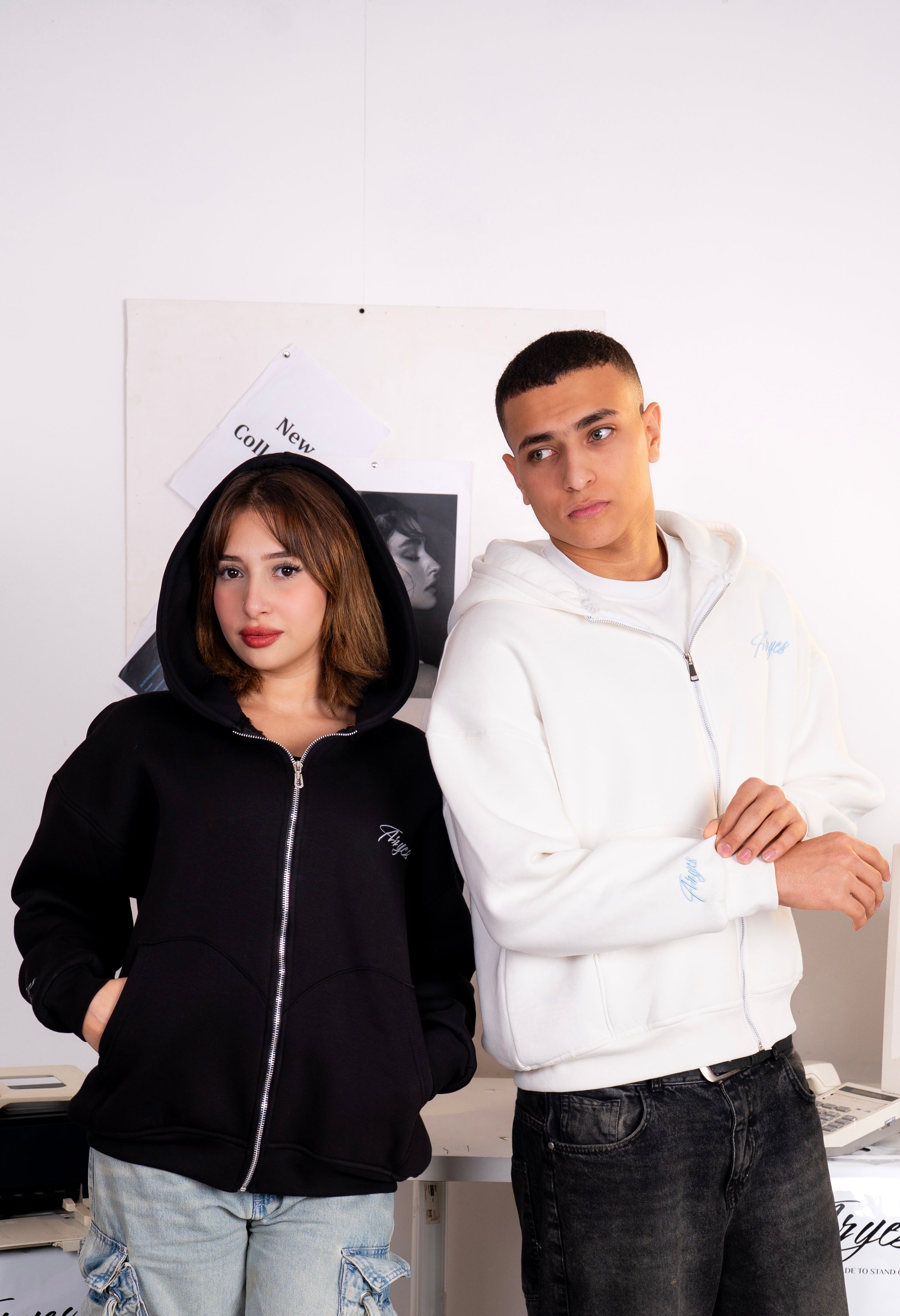 ARYES White + Black Edition